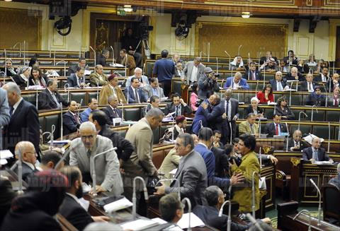 جلسه عامه تصوير لبنى طارق