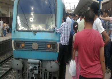 وفاة شاب تحت عجلات مترو «عرابي» بعد اختلال توزانه