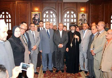 محافظ الشرقية يهنئ الاقباط