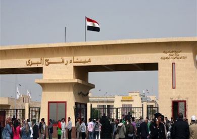 استمرار فتح معبر رفح لعبور العالقين لليوم الثاني