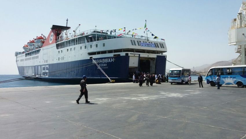 وصول وسفر 2396 معتمرا بموانئ البحر الأحمر