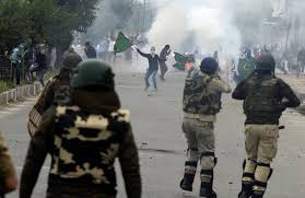 مقتل رجل شرطة وإصابة 4 محتجين خلال مواجهات مع انفصاليين في الهند