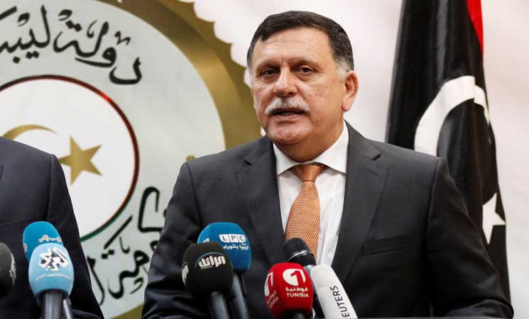 رئيس الحكومة الليبية المؤقتة يبحث في القاهرة سبل التوصل إلى تسوية في بلاده