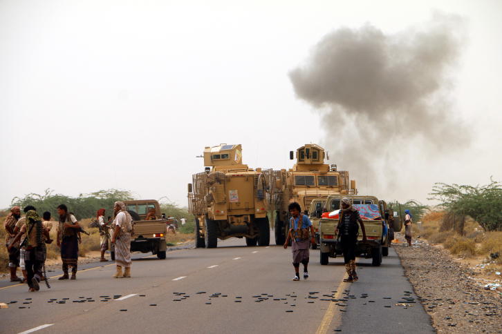 الجيش اليمني يواصل التقدم باتجاه ميناء الحديدة بإسناد من التحالف الدولي