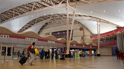 وصول أول رحلة طيران من دولة أوزباكستان لمطار شرم الشيخ وعلى متنها 188 سائحًا