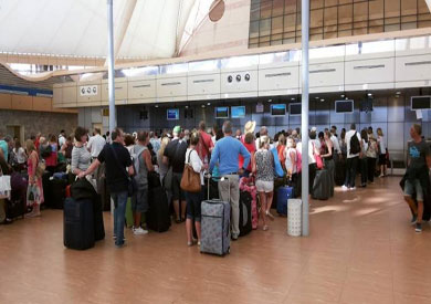 مطار شرم الشيخ يستقبل 3934 سائحا على متن 43 رحلة خلال 24 ساعة