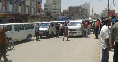 اضراب سائقو البحيرة رفضًا لتعريفة الركوب الجديدة.. ومشادات بينهم وبين الركاب
