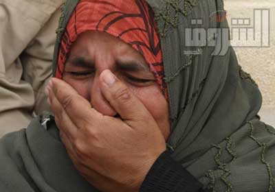 أم أحد الجنود المختطفين