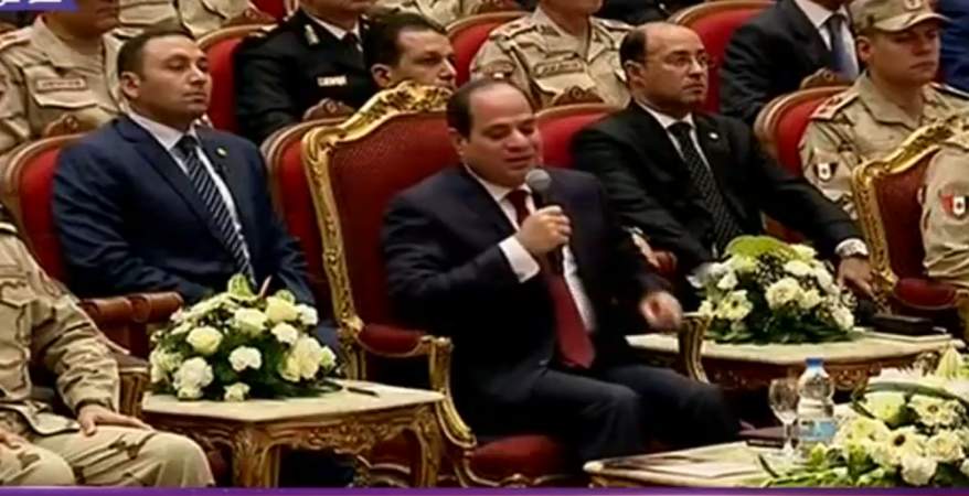السيسي: أنا مستعد لارتداء الزي العسكري والقتال إلى جانب أبطال القوات المسلحة