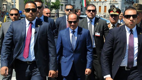 السيسي يتفقد مشروعات التنمية ببورسعيد