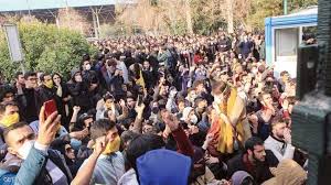 «فوكس نيوز»: النظام الإيرانى يخشى تدهور الوضع.. والحرس الثورى «يتأهب»