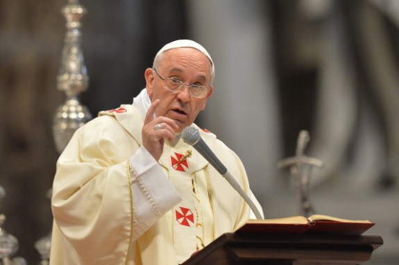 بابا الفاتيكان يدعو إلى وقف فوري للعنف في سوريا