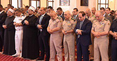 الرئيس السيسي يؤدي صلاة الجمعة بمسجد المشير طنطاوي