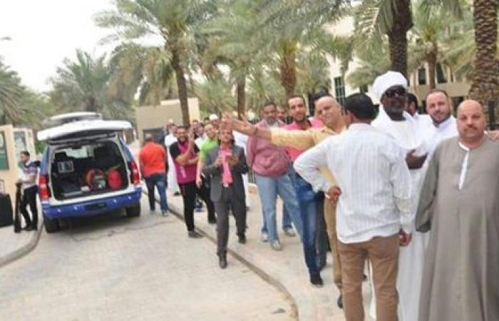 موظفو قسم رعاية المصالح بقطر يسهمون في توصيل الناخبين
