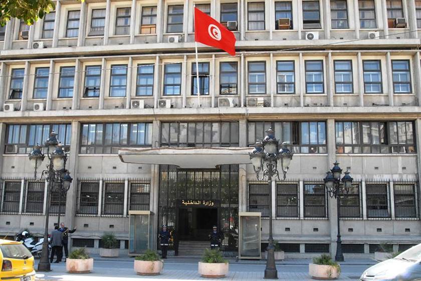 الداخلية التونسية تعفي 10 أمنيين على صلة بحادث غرق قارب المهاجرين