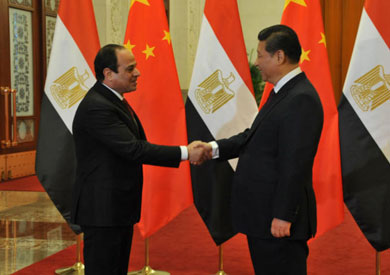 الرئيس الصيني «شي جين بينغ» والرئيس المصري عبد الفتاح السيسي في لقاء سابق - أرشيفية