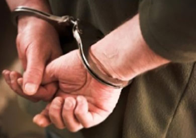 ضبط مزارع متهم بإشعال النيران في سيارتين لمواطنين بطوخ
