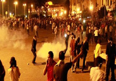 اشتباكات بين الأمن والمتظاهرين بميدان التحرير ارشيفية