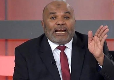 الإعلامى طارق عبد الجابر