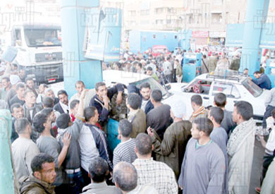 مشادات بين السائقين أمام إحدى محطات البنزين بالغربية-ارشيفية