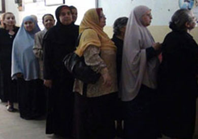طوابير المواطنين في الاستفتاء - أرشيفية
