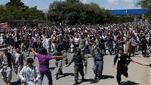 مظاهرة حاشدة في أفغانستان احتجاجا على هجوم كابول الدموي