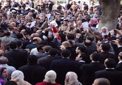 مظاهرة من مئات تطالب بتطهير القضاء