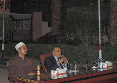 مدير شرطة النقل يكرم حفظة القرآن أثناء الاحتفال بليلة القدر