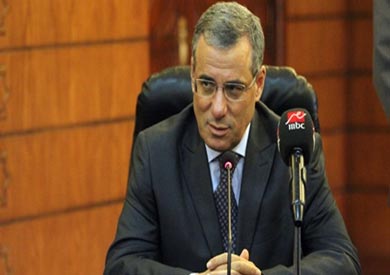 وحيد دوس رئيس اللجنة القومية لمكافحة الفيروسات الكبدية