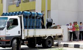 الدفع بسيارات حكومية لتوزيع أسطوانات البوتاجاز بالوادي الجديد