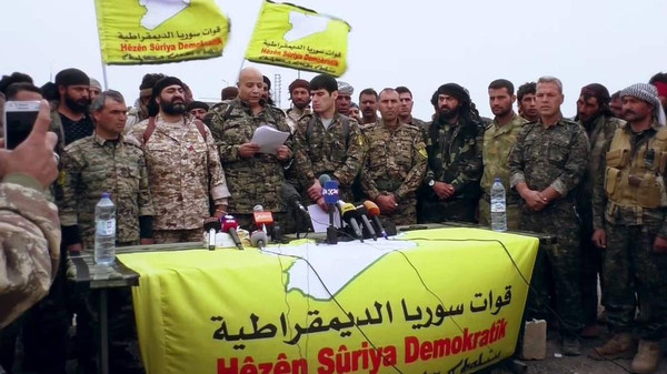 قوات سوريا الديمقراطية تعلن تحرير كامل مدينة «الطبقة» من «داعش»