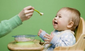 التغذية السليمة للطفل منذ الولادة حتى 6 أشهر
