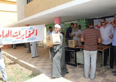 المخابرات العامة توزع 5000 كرتونة مواد غذائية على فقراء بكفر الشيخ