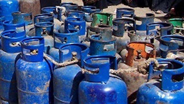 ضبط سيارة نقل بها 80 أسطوانة غاز مدعمة في البحيرة