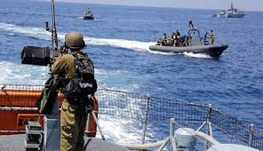 البحرية الإسرائيلية تعتقل 11 صيادًا فلسطينيًا في غزة