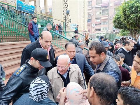محافظ بورسعيد يلتقي بالمواطنين بالمجمع الإسلامي في حي الزهور