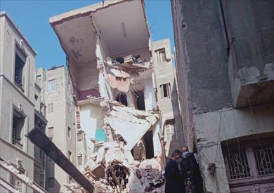 إزالة عقار بحي السيدة زينب لخطورته الداهمة دون أي إصابات أو وفيات