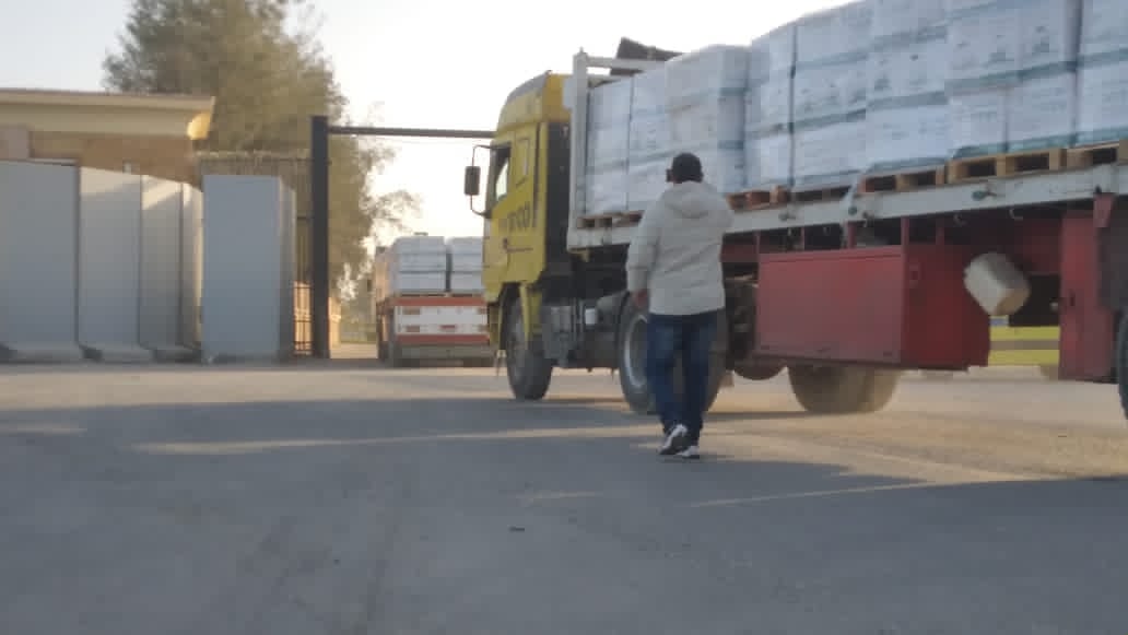 استمرار تدفق المساعدات الإنسانية إلى قطاع غزة عبر 