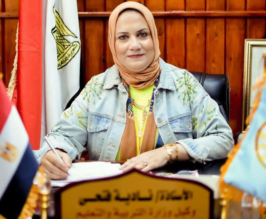 نادية فتحي وكيلة وزارة التربية والتعليم بمحافظة مطروح
