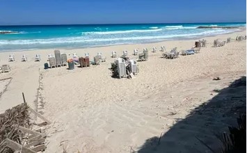 إغلاق الشواطئ المفتوحة في مطروح بسبب ارتفاع الأمواج حفاظا على أرواح المصطافين 
