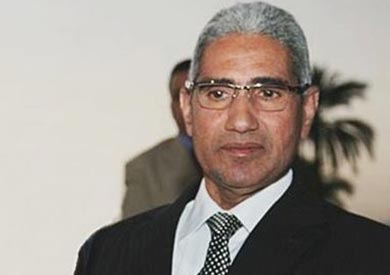 الدكتور عباس منصور