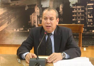 الدكتور إسماعيل عبدالحميد طه محافظ دمياط