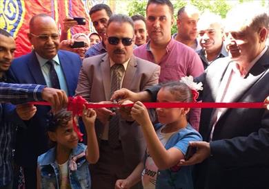 سكرتير عام البحيرة يفتتح معرض العودة للمدارس