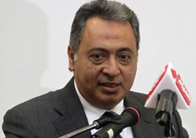 احمد عماد الدين وزير الصحة ارشيفية