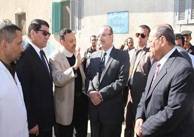 محافظ بنى سويف يتفقد متشفى اهناسيا المركزى