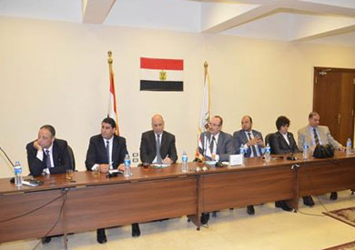 محافظ بنى سويف يجتمع باعضاء مجلس النواب