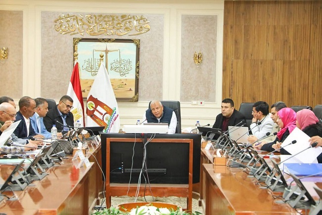 محافظ الوادي الجديد: إنشاء مقر دائم للمعارض في مدينة الخارجة بمقر الاستراحة الممتازة 