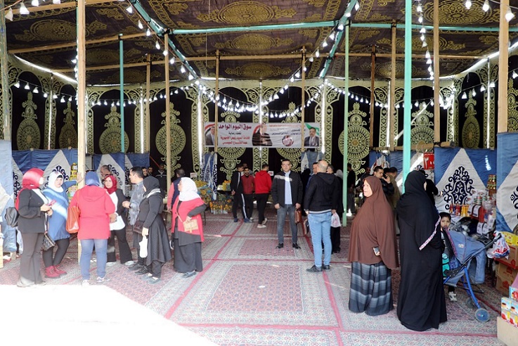 محافظ الشرقية يتابع سوق اليوم الواحد في الصيادين بتخفيضات تصل لـ30% 