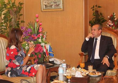 محافظ دمياط يبحث مع القنصل العام البريطاني