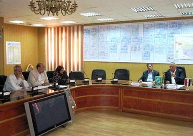 محافظ الشرقية يلتقي عددا من المواطنين لبحث مشاكلهم